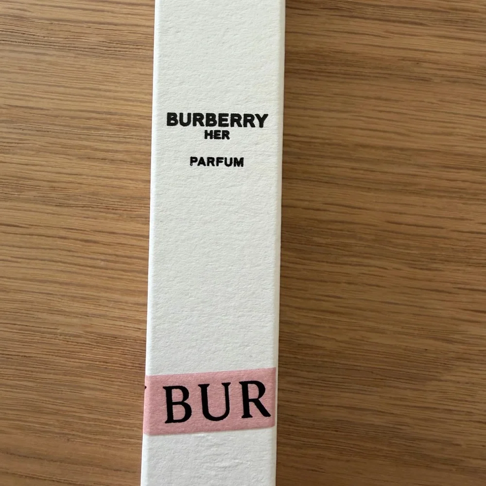 Burberry Her Elixir Travel Spray - Pale Pink & Gold Accents